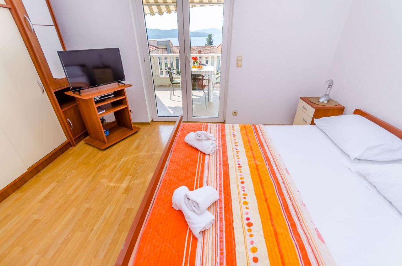 Apartments Tily Trogir Exterior foto